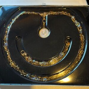 Elegant Gold and Crystal Necklace Set